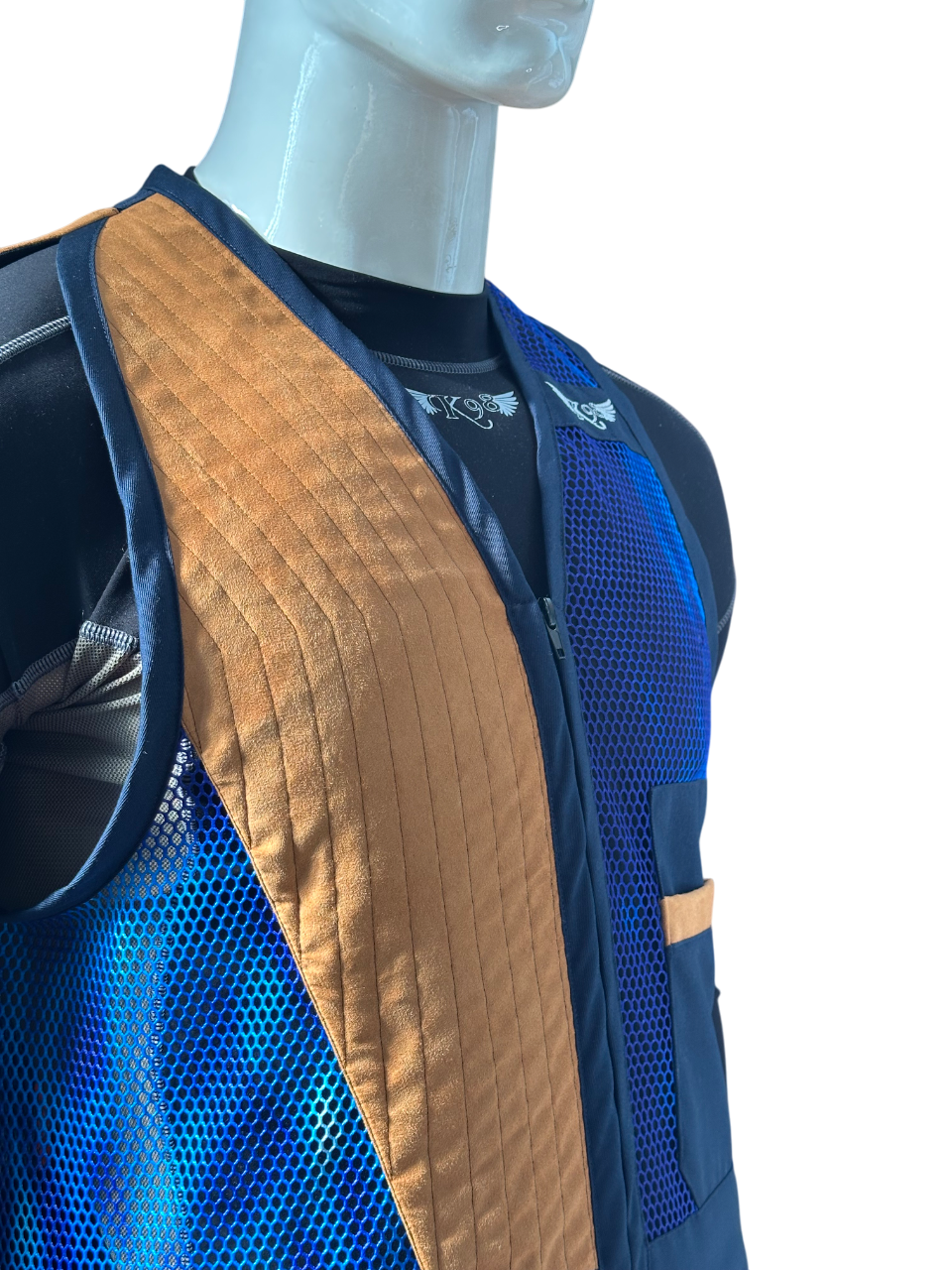 Zona fucile in ecopelle marrone del gilet K98 K11 Trap Galassia Blu, taglio triangolare per una migliore aderenza​