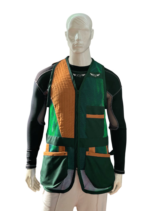 ilet da tiro K98 K11 Trap Galassia Verde, vista frontale con tasche oblique e zona fucile in ecopelle marrone​