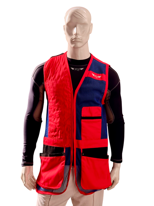 Gilet da tiro K98 K7 Trap con rete blu royal, tessuto rosso e spallaccio in ecopelle nera, vista frontale