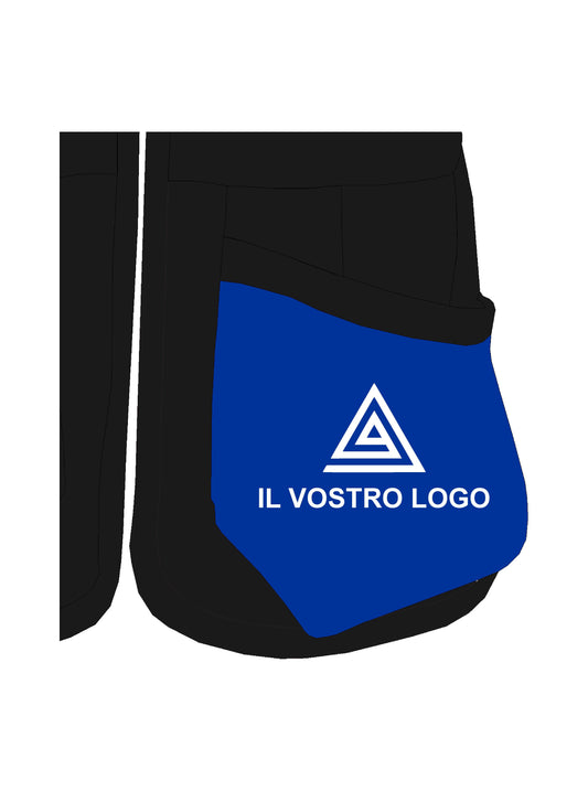 Personalizzazione K98: ricamo del logo sulla tasca sinistra del capo indossato, ideale per gilet da tiro e abbigliamento sportivo​