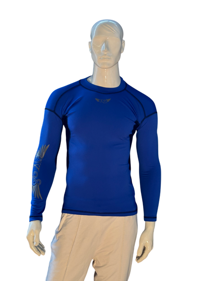 Maglietta tecnica blu a maniche lunghe, progettata per trattenere il calore e favorire la traspirazione